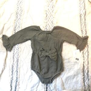 Grayson Mini NWT Baby Girl's Bow Front Green Romper 12M